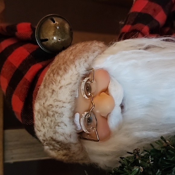 Holiday Rustic Santa Display 🎅 - Picture 2 of 9